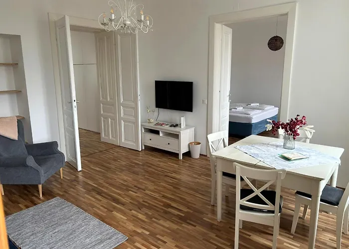 Casa Nostra - Sonnige Direkt Am Augarten Appartement *